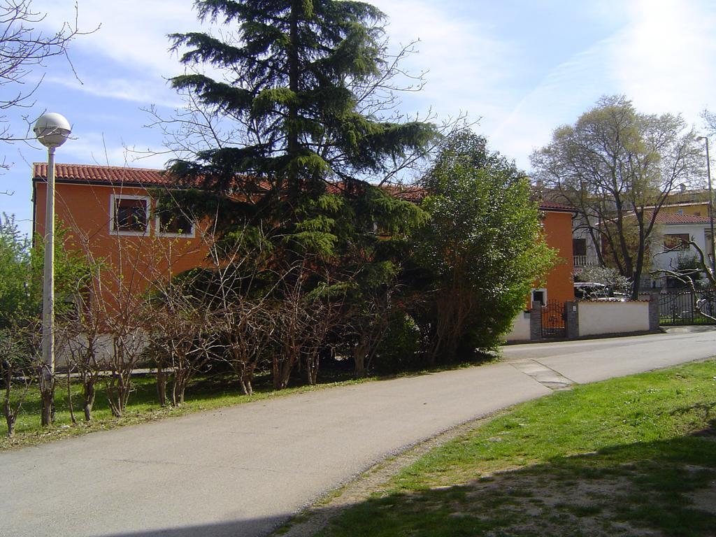 Villa Helena Pula Exterior photo